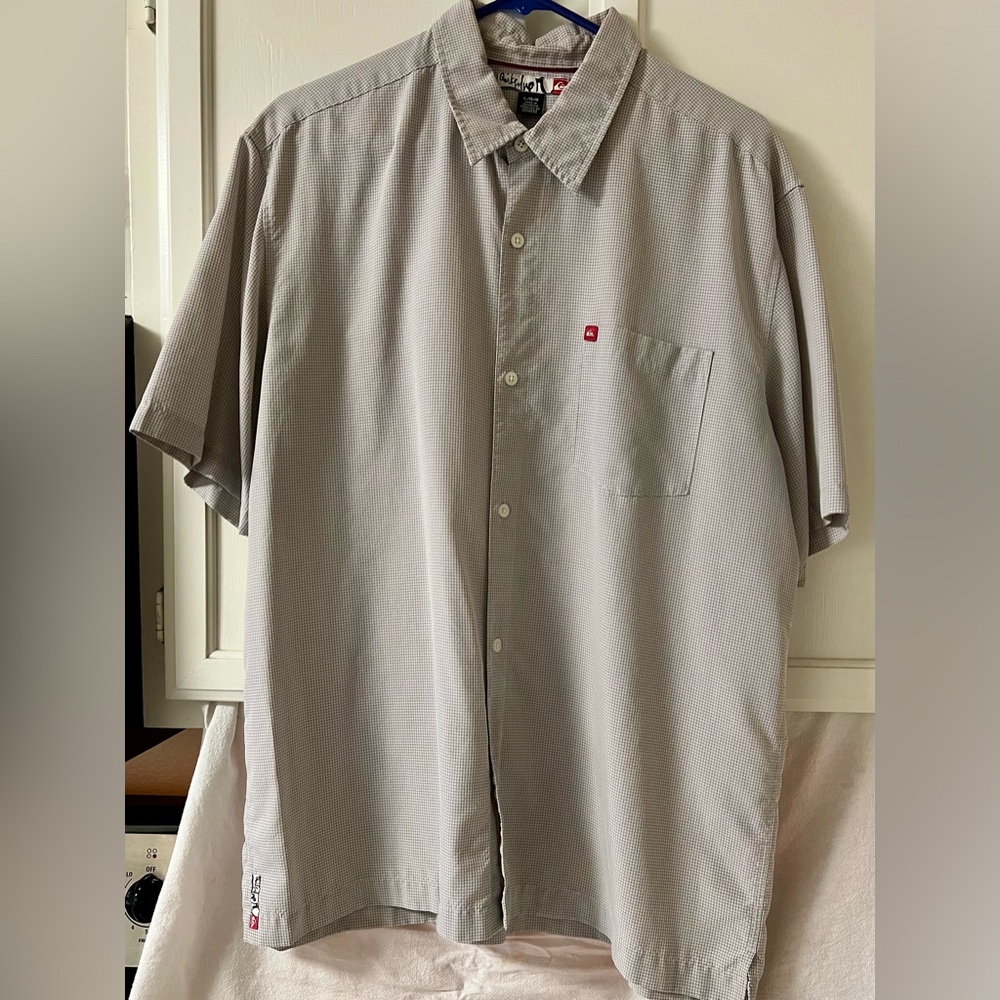 Quiksilver Light Gray Casual Button Down Shirt, used but in great condition